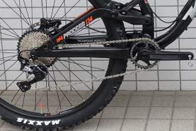 １x11システムはRACEFACEとSLXの組み合わせ。