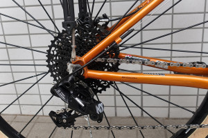 シフターとリアディレーラー、リアカセットスプロケットとチェーンをSRAMのNXに交換し、駆動系を1Ｘ11化