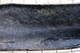 シーラントが乾燥してしまったタイヤの内面