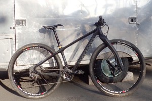Lauf TR Boostフォークを装備した Niner Air9 RDO