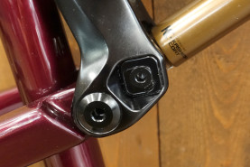 ジオメトリーとサスペンションレートを可変出来るRIDE9システム