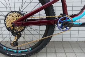 駆動系はRACEFACEのカーボンクランク+SRAM XX1 EAGLE